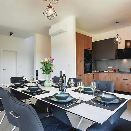 Tika Holiday home Jadreski